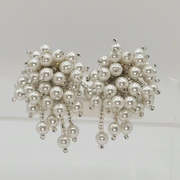 Vintage Faux Pearl Cluster Dangle Earrings Beaded Firework Spray White Silver - Picture 9 of 9